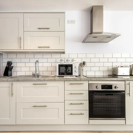 Modern In The Heart Of * York